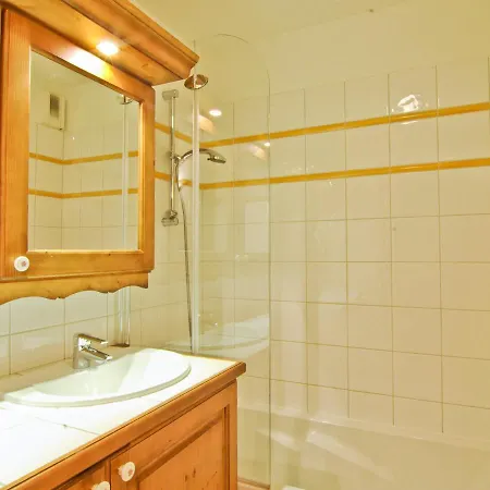 De Charme 6 Pers. Face Au Mont-blanc, A 750m Du Centre - Balcon Et Parking Inclus - Fr-1-343-169 Apartment